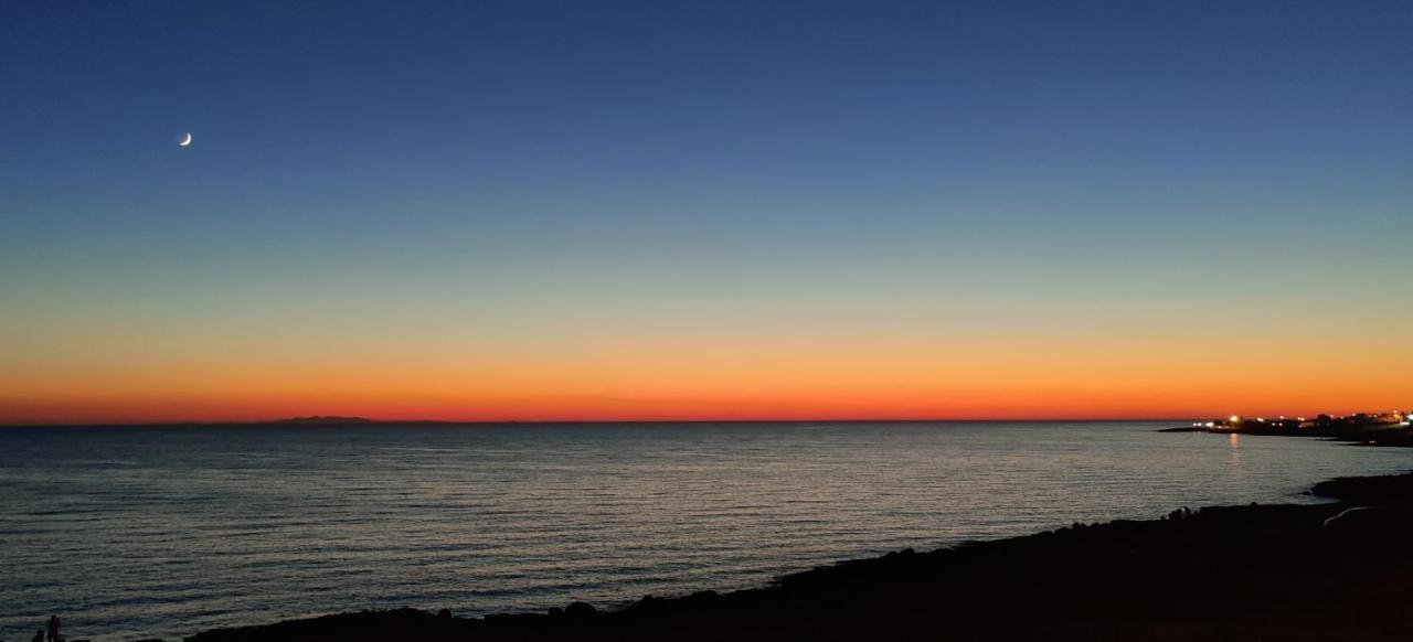 Sunset Bay Panzió Torre Suda Kültér fotó
