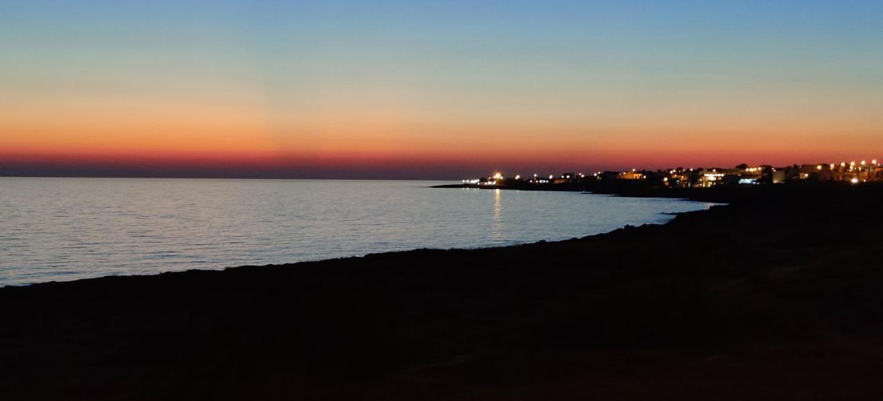 Sunset Bay Panzió Torre Suda Kültér fotó