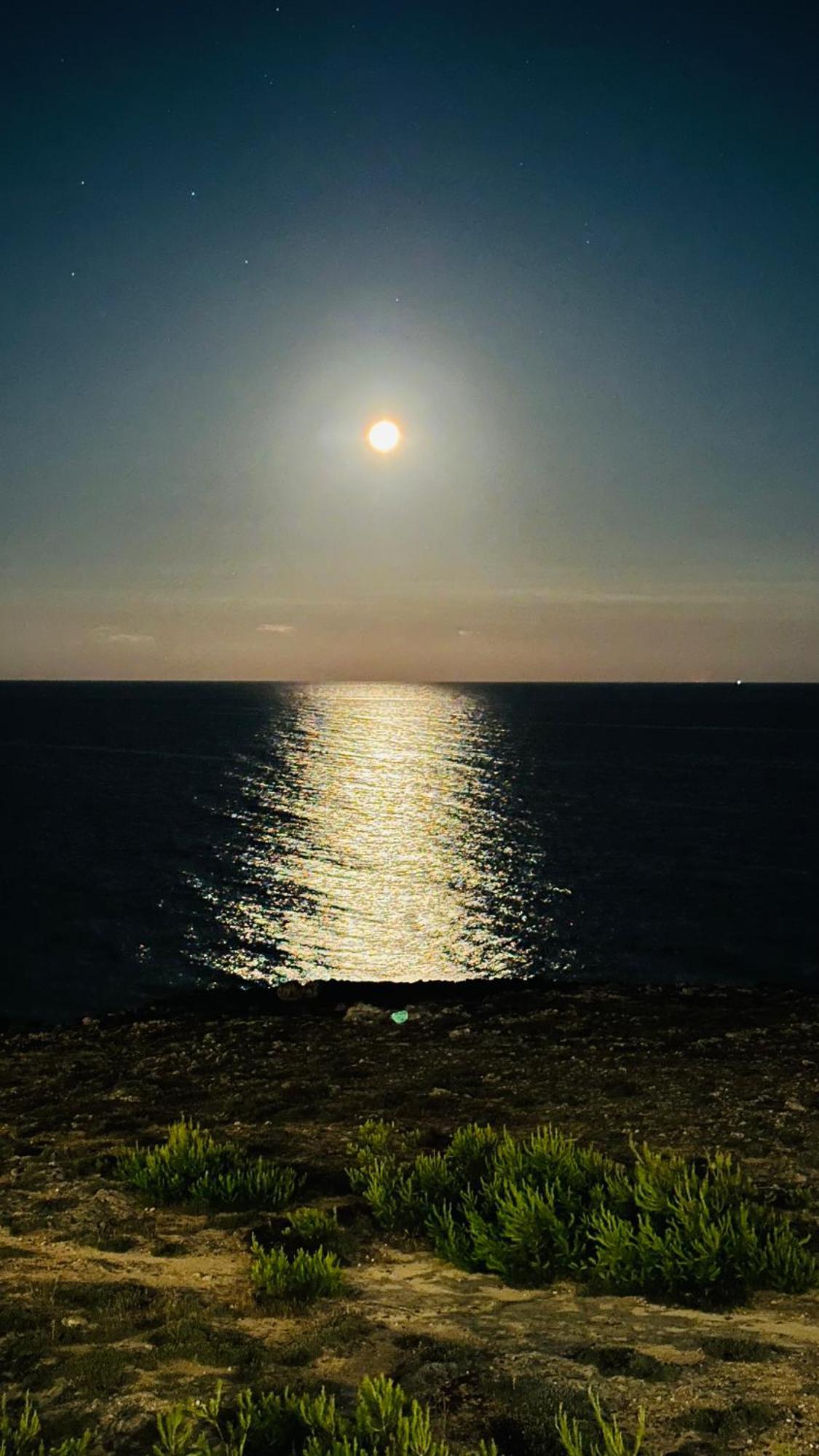 Sunset Bay Panzió Torre Suda Kültér fotó